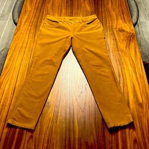 Lulu Lemon athletic ABC Pants 34x32 Color: khaki